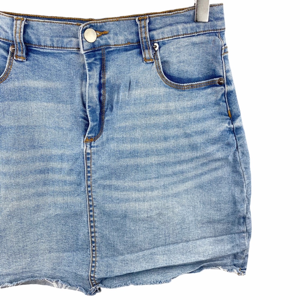 BDG Denim Distressed Boho Mini Skirt Size 6 - Picture 5 of 7